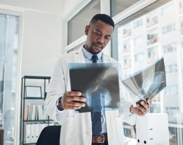 Assurance santé internationale : quelle différence entre symptôme aigu ou chronique ?